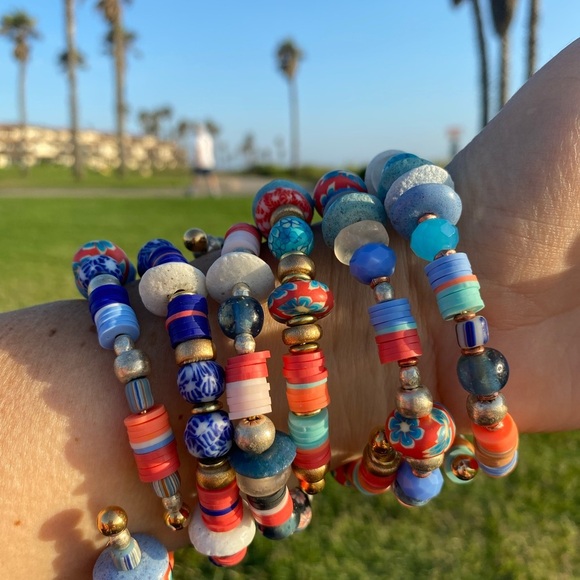 2 piece Handmade bracelet set stack,African glass beads Blue, turquoise,… - Picture 15 of 16
